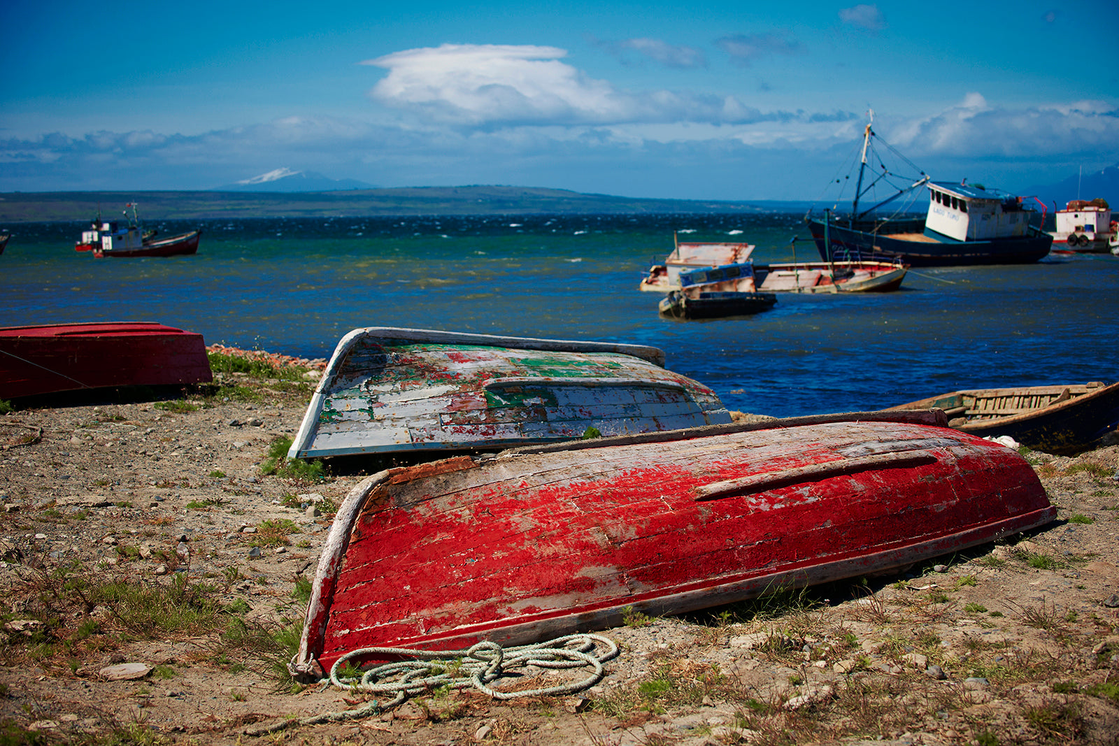 Certificate of Authenticity:
Artwork Title: 05_PuertoNatales_Patagonia_Chile_60x40cm
Series: Patagonia 2000 - 2010
Artist: Marcus Luconi
Year of Capture: 2010
Location: Puerto Natales, Chile
Original Medium: Digital 35mm
Camera: Nikon D3x

Print: Fine art archival pigment print
Edition: [número da edição]