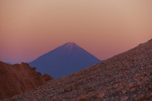 Certificate of Authenticity:
Artwork Title: 10_Valle dela Luna_ Atacama Desert 60x40cm
Series: Atacama Desert, Chile
Artist: Marcus Luconi
Year of Capture: 2010
Location: Atacama Desert, Chile
Original Medium: Digital 35mm
Camera: Nikon D3X
Print: Fine art archival pigment print
Edition: [número da edição]