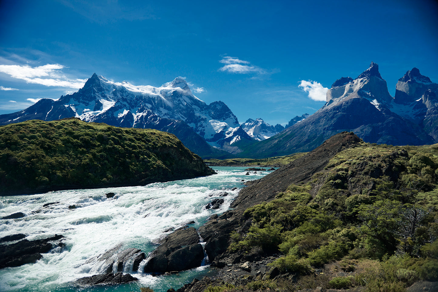 01_Glacial Grey_Torres De lPaine, Chile_60x40cm