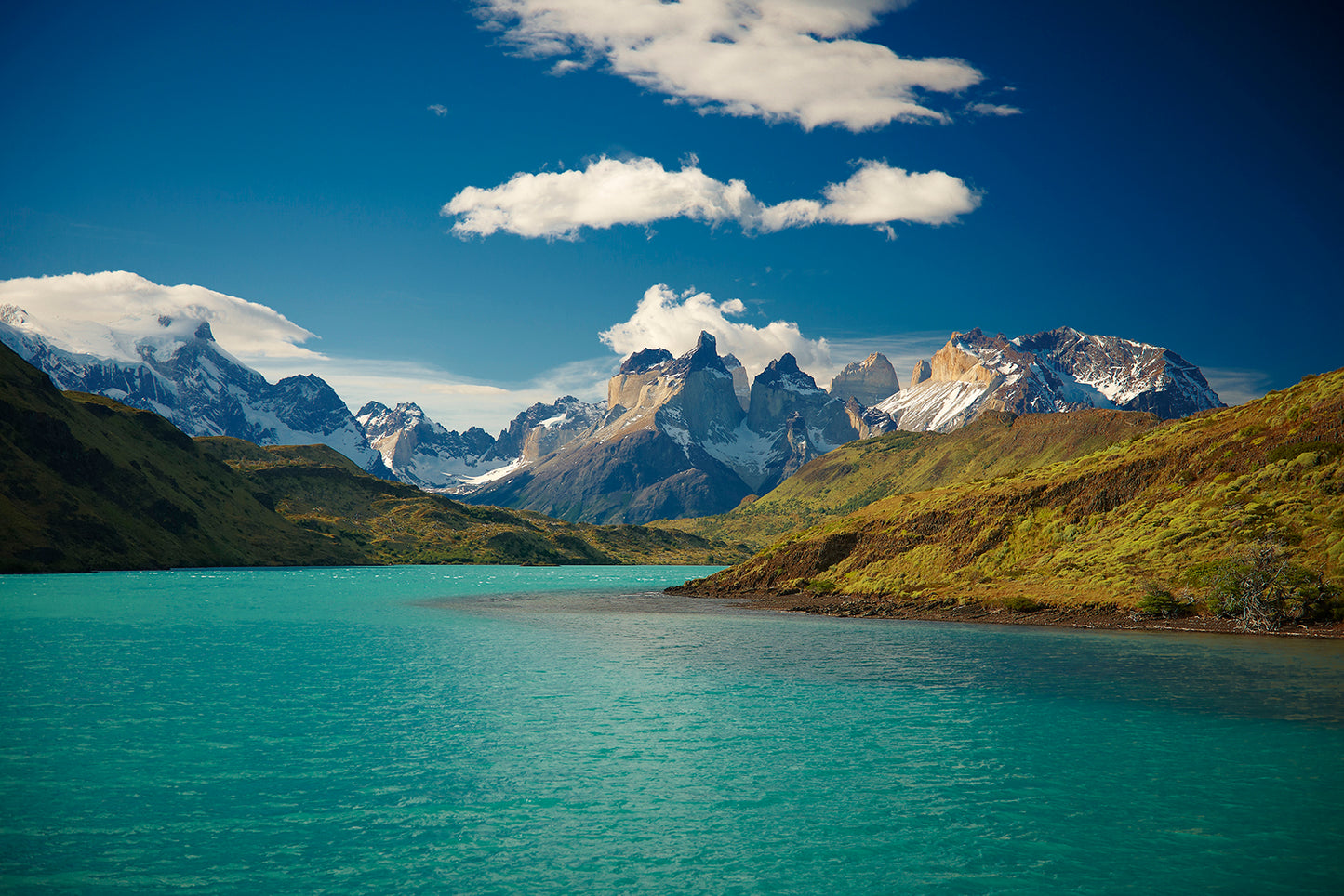 01_Glacial Grey_Torres De lPaine, Chile_60x40cm