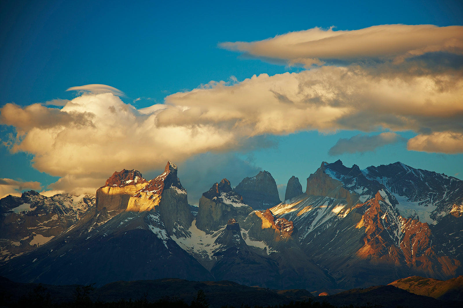 Certificate of Authenticity:
Artwork Title: 41_TorresDelPaine_Chile_60x40cm
Series: Patagonia 2000-2010
Artist: Marcus Luconi
Year of Capture: 2010
Location: Torres Del Paine, Chile
Original Medium: Digital 35mm
Camera: Nikon D3X
Print: Fine art archival pigment print
Edition: [número da edição]