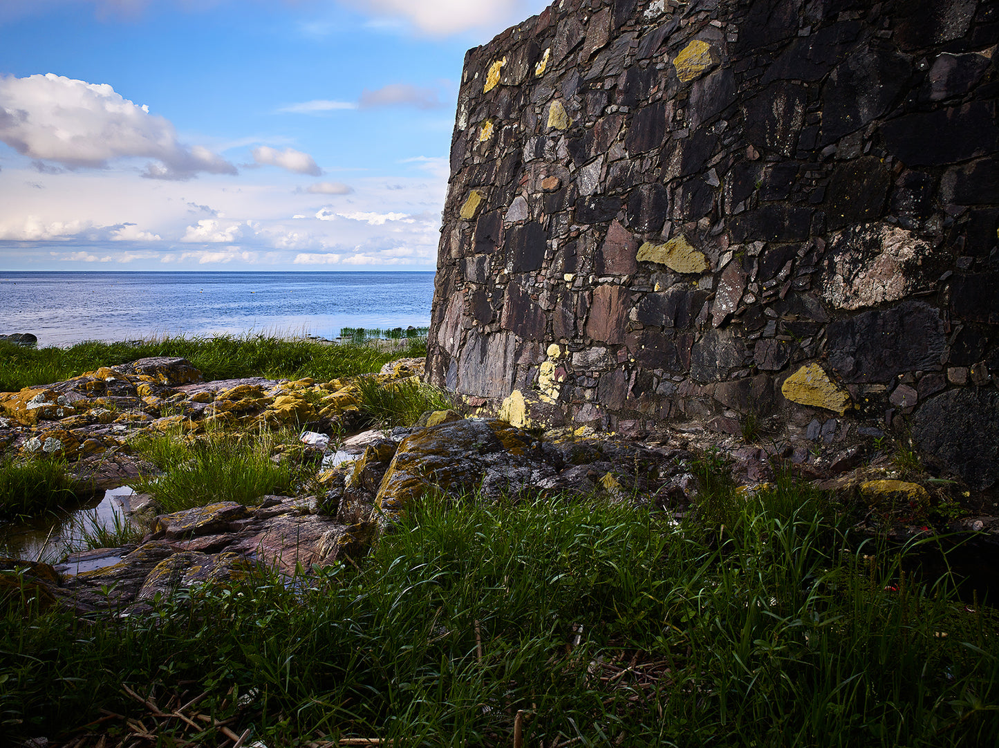 Certificate of Authenticity:
Artwork Title: Corner of the Fort 100x75 cm
Series: Colonia Del Sacramento
Artist: Marcus Luconi
Year of Capture: 2010
Location: Colonia Del Sacramento, Uruguay

Original Medium: Digital PhaseOne back
Camera: Hasselblad Arcbody

Print: Fine art archival pigment print
Edition: [número da edição]