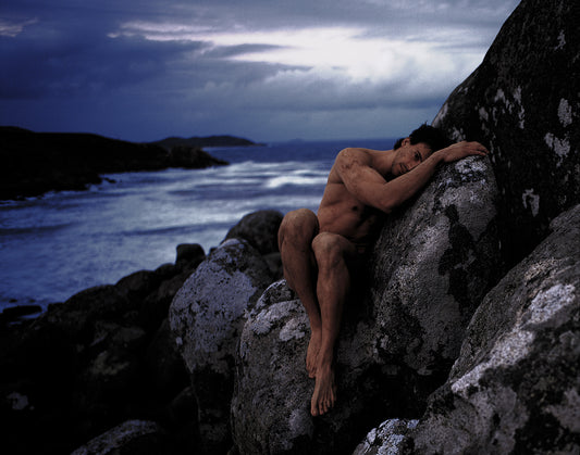 Certificate of Authenticity:
Artwork Title: Man Observing_On_the_Rocks__100x80_cm
Series: Elemental 1996-2004
Artist: Marcus Luconi
Year of Capture: 1997
Location: Farol Santa Marta, Brasil
Original Medium: Fuji Velvia Color Transparent film
Camera: Hasselblad 503CW
Print: Fine art archival pigment print
Edition: [número da edição]